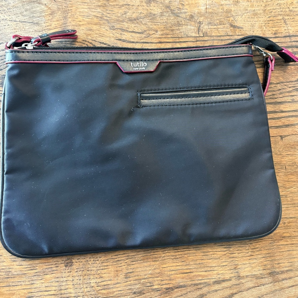 Tutilo New York Nylon Clutch/Wristlet In Pridtine Condition!